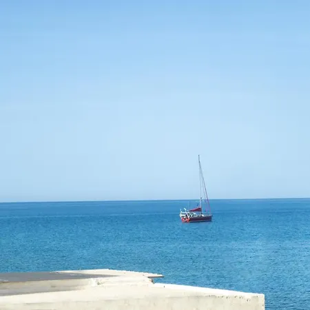 Akti Apollona *